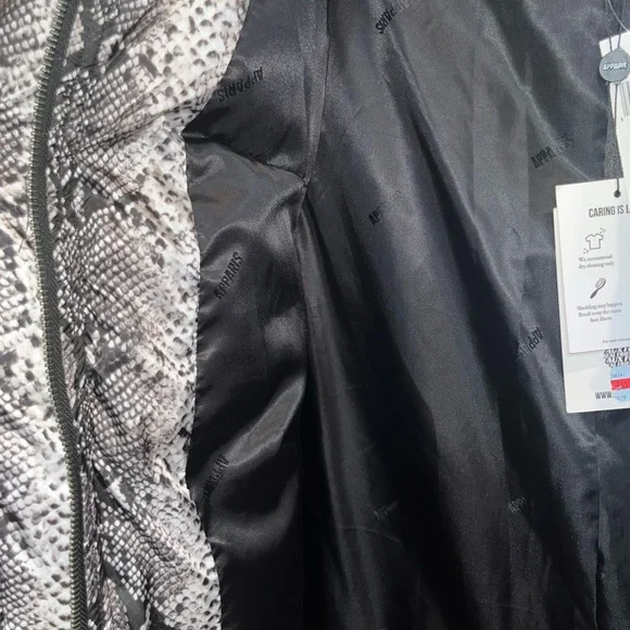 Python Print Coat - Picture 7 of 8